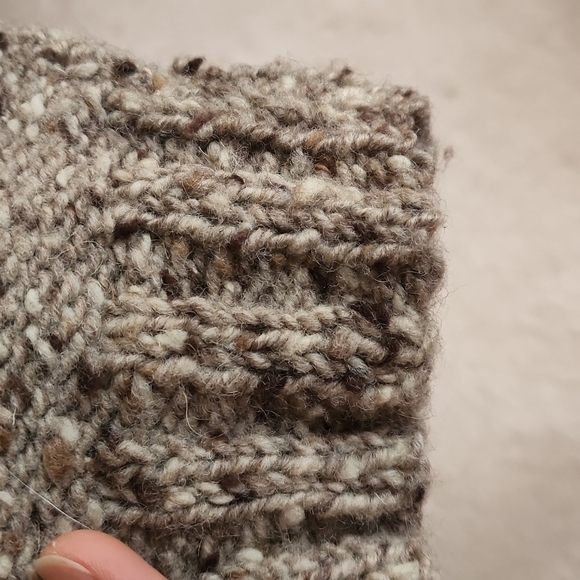 Gorgeous Handknit in Ireland Wool Sweater XLG. - Picture 4 of 10